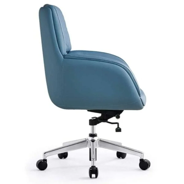 Knoll Medium Back Side Pose